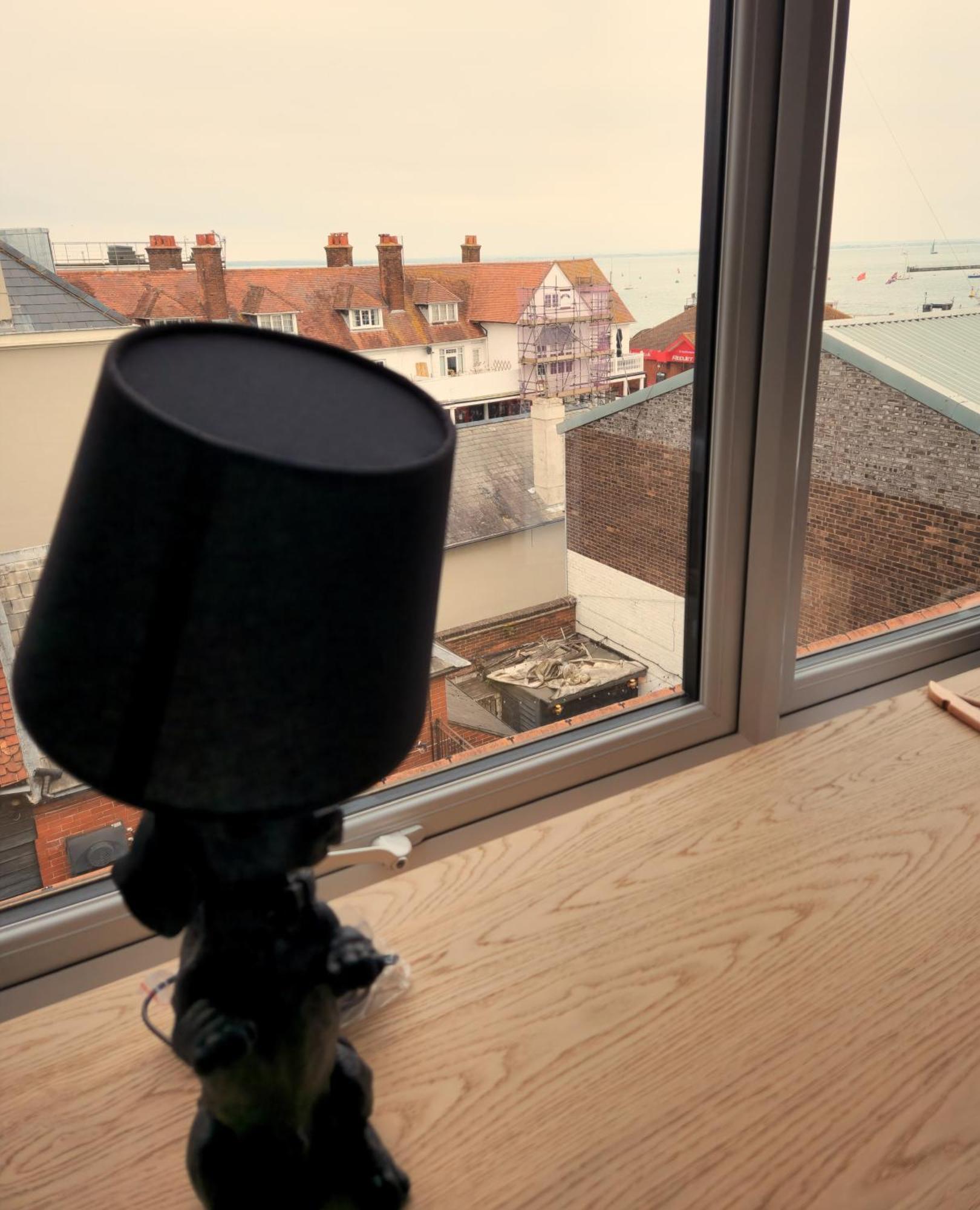 Pinnacle Suites Hotel Cowes  Exterior photo